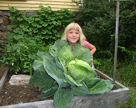 Bonnie Plants Encourages Young Cabbage Growers At AE/MS