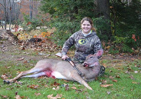 Chelsea Thompson Gets Her First Deer
