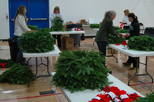 Wreath Decorating Day at AE/MS