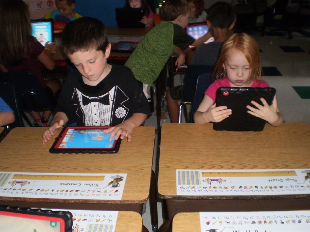 AE/MS First Graders Use Educational Apps on iPads