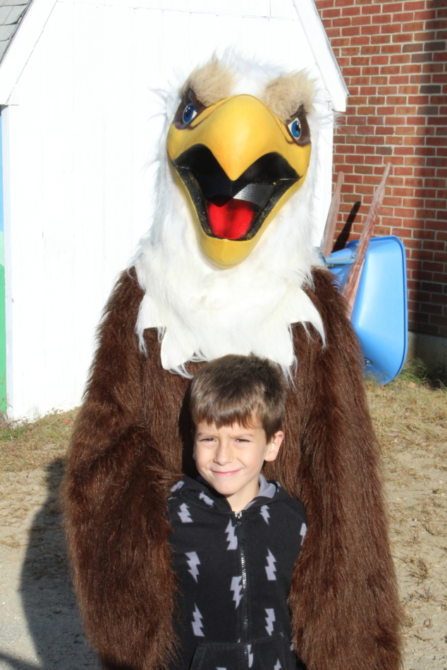 Ernie the Eagle visits AE/MS