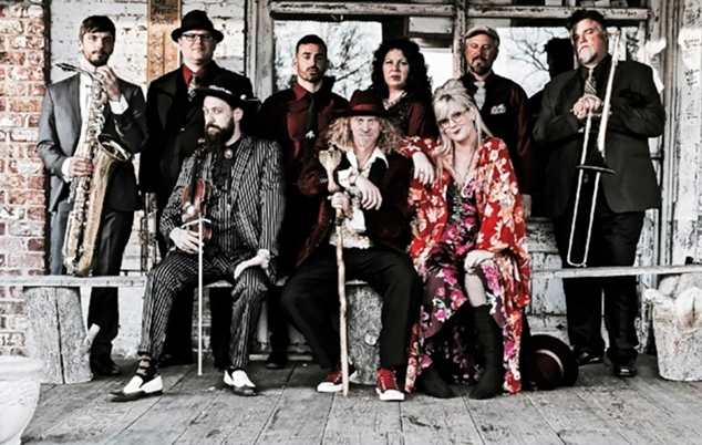  Squirrel Nut Zippers Return to Plymouth