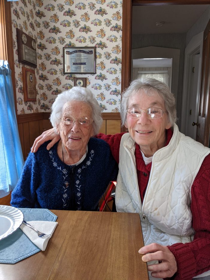 Longtime Friends Jewett and Miller Share Reminiscences 