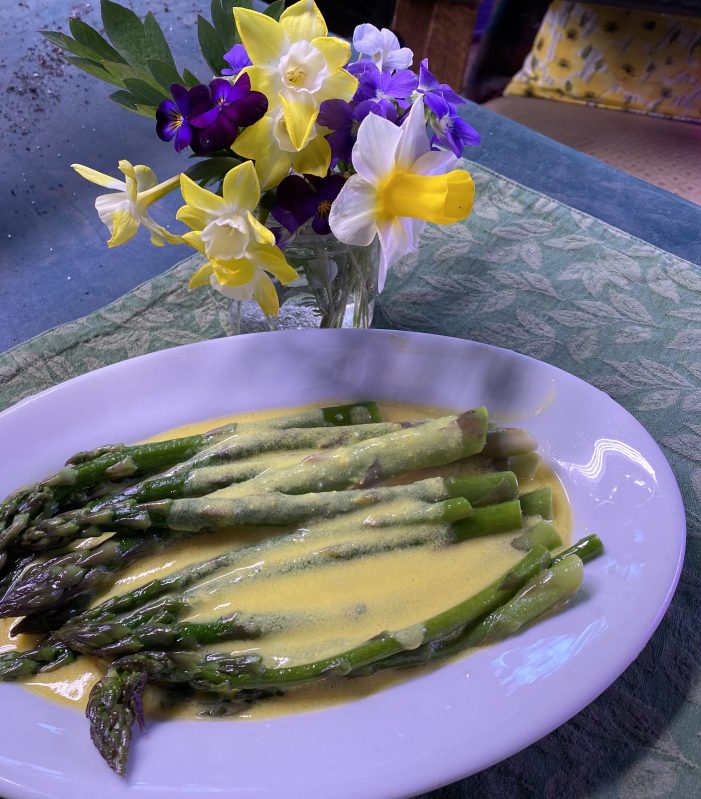 Andover Cooks Share Favorites “Hollandaise Sauce”