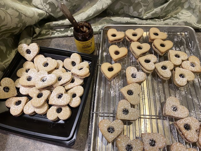 Area Cooks Share Recipes:  Linzer Cookies