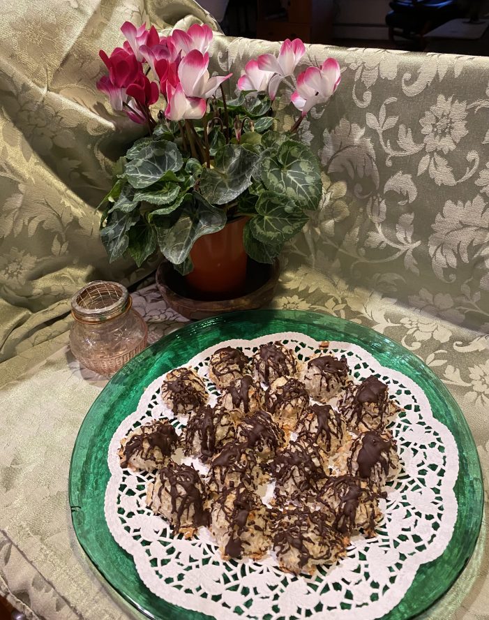 Neighbors Share Favorite Recipes – Macaroon Cookies