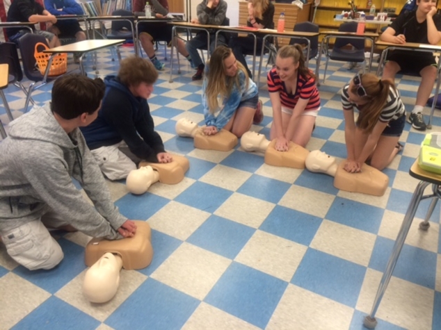 AE/MS Students Learn CPR