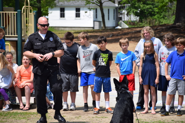 AE/MS Fifth Graders Complete 10-Week DARE Program