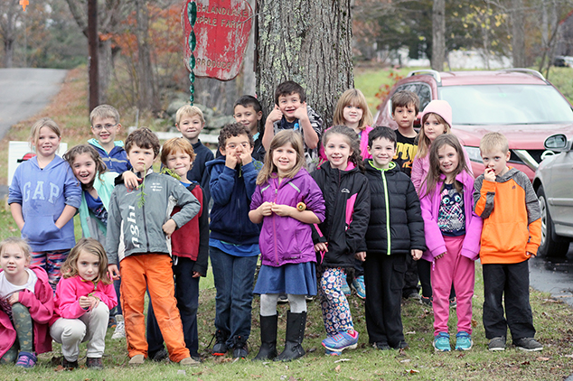 AE/MS First Grade Visits Apple Orchard