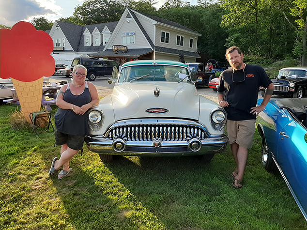 Ricky’s Cruise-In Draws Antique Car Enthusiasts to Andover