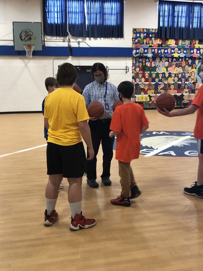 Basketball Returns to AE/MS With Middle School Program