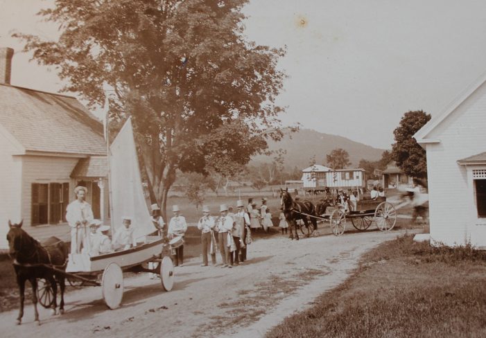 Photo of 1880s Parade Floats Shows Fourth of July History