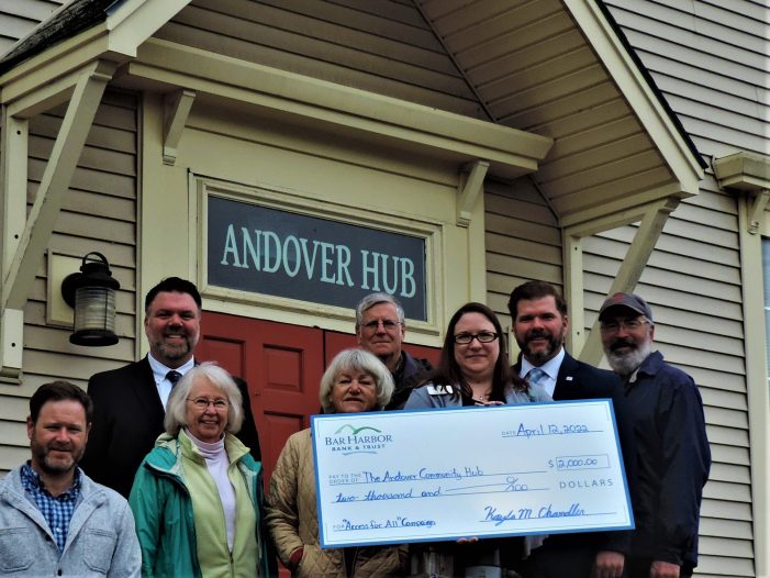 Bar Harbor Bank Donates $2,000 to the Hub’s Capital Campaign